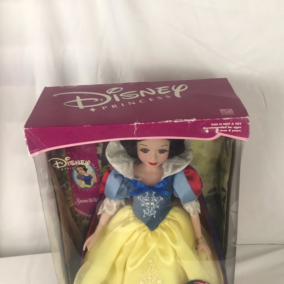Brass Key Princess Royal Holiday Series SnowWhite - Picture 2 of 3